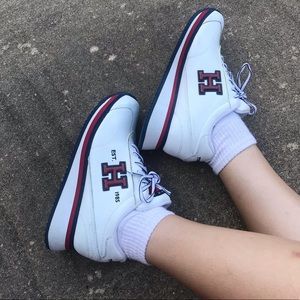 Vintage Tommy Hilfiger sneakers